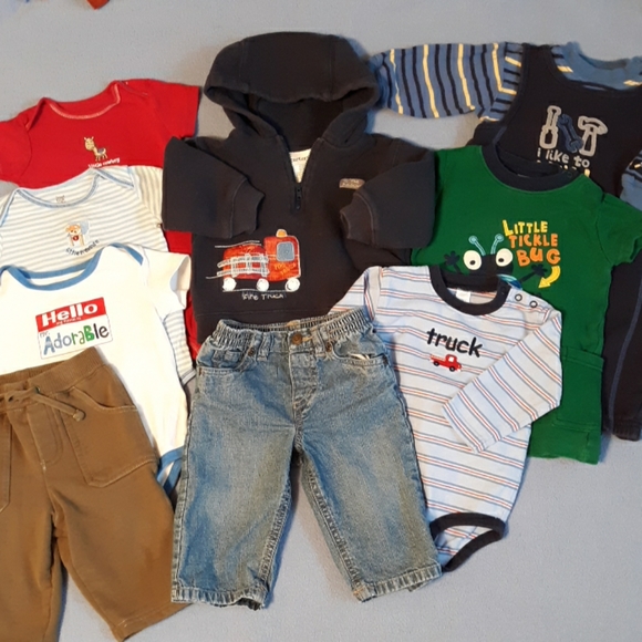 Carter's, OshKosh, Circo Other - Baby boy clothes (lot of 9 items) size 9 mo.